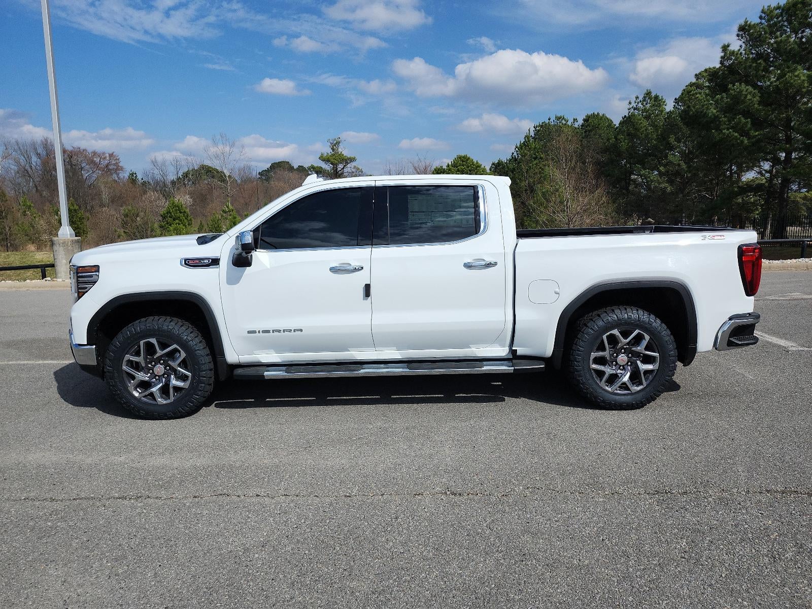 2026 GMC Sierra 1500 Crew Cab Short Box 4-Wheel Drive SLT