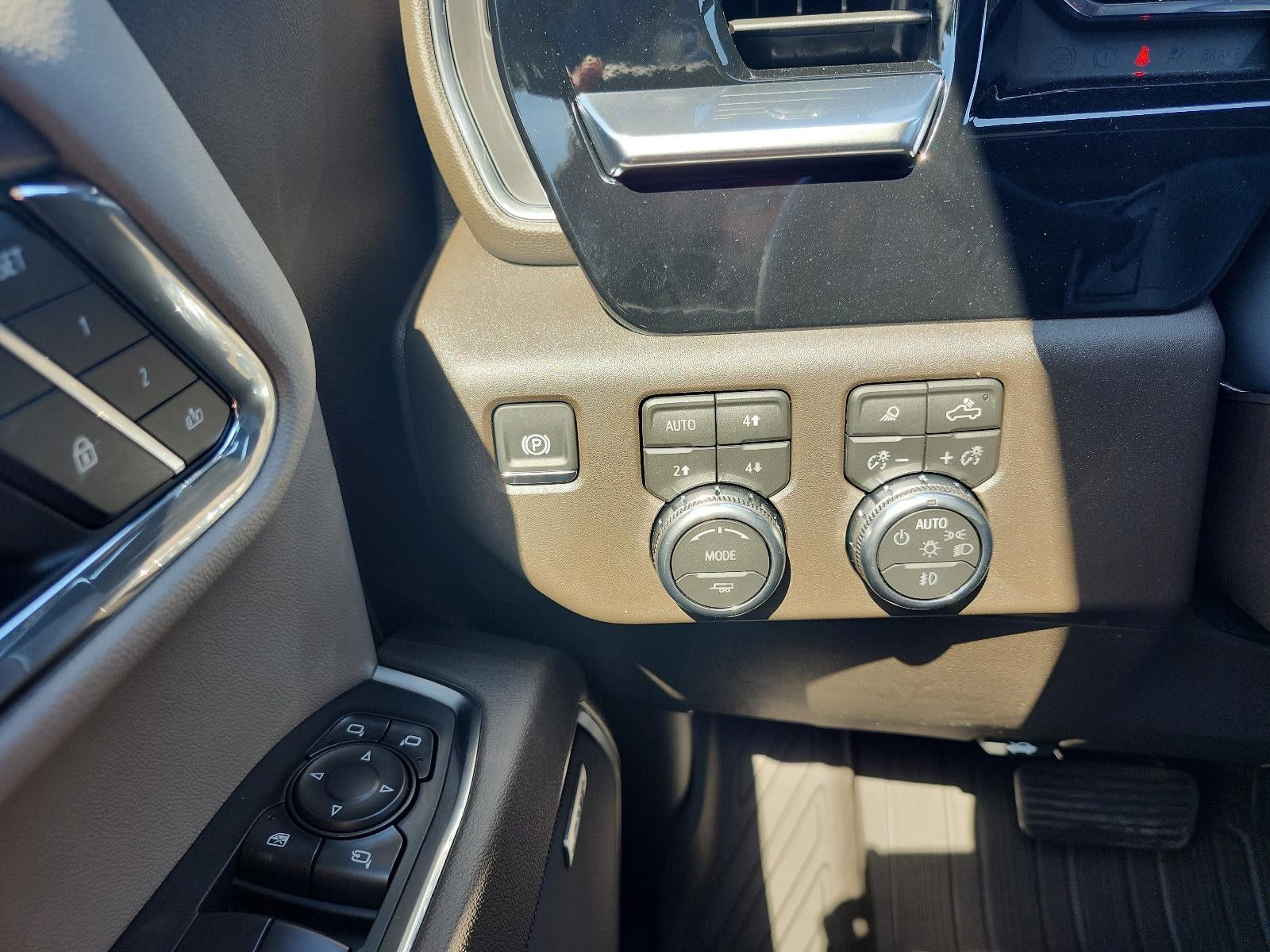 2026 GMC Sierra 1500 Crew Cab Short Box 4-Wheel Drive SLT