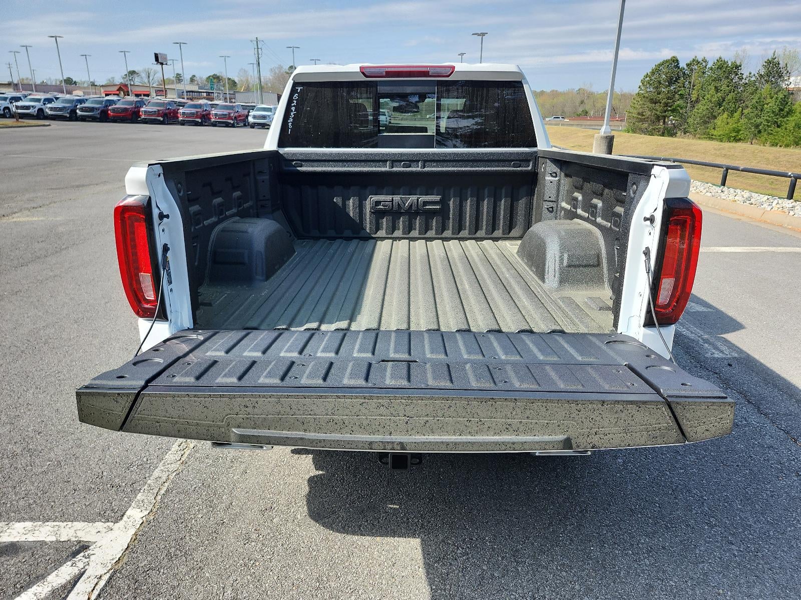2026 GMC Sierra 1500 Crew Cab Short Box 4-Wheel Drive SLT