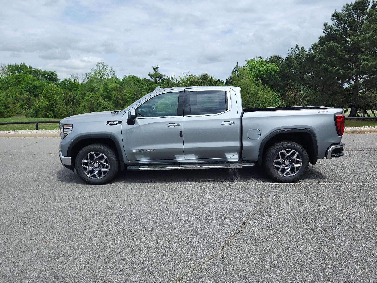 2026 GMC Sierra 1500 Crew Cab Short Box 4-Wheel Drive SLT