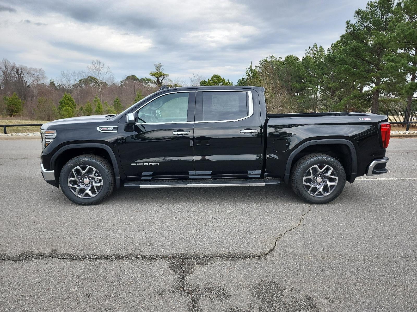 2026 GMC Sierra 1500 Crew Cab Short Box 4-Wheel Drive SLT