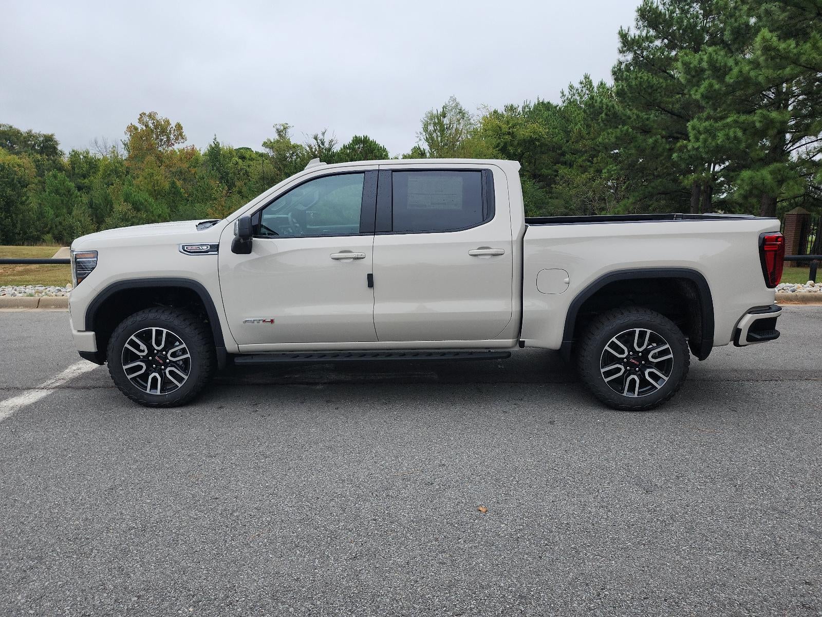 2026 GMC Sierra 1500 Crew Cab Short Box 4-Wheel Drive AT4