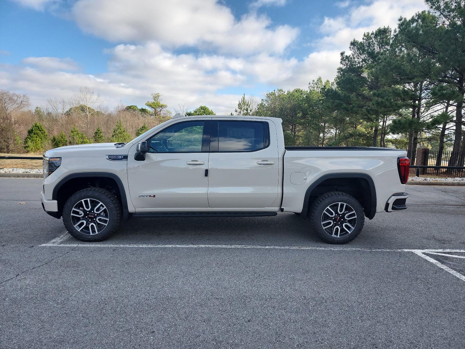 2026 GMC Sierra 1500 Crew Cab Short Box 4-Wheel Drive AT4