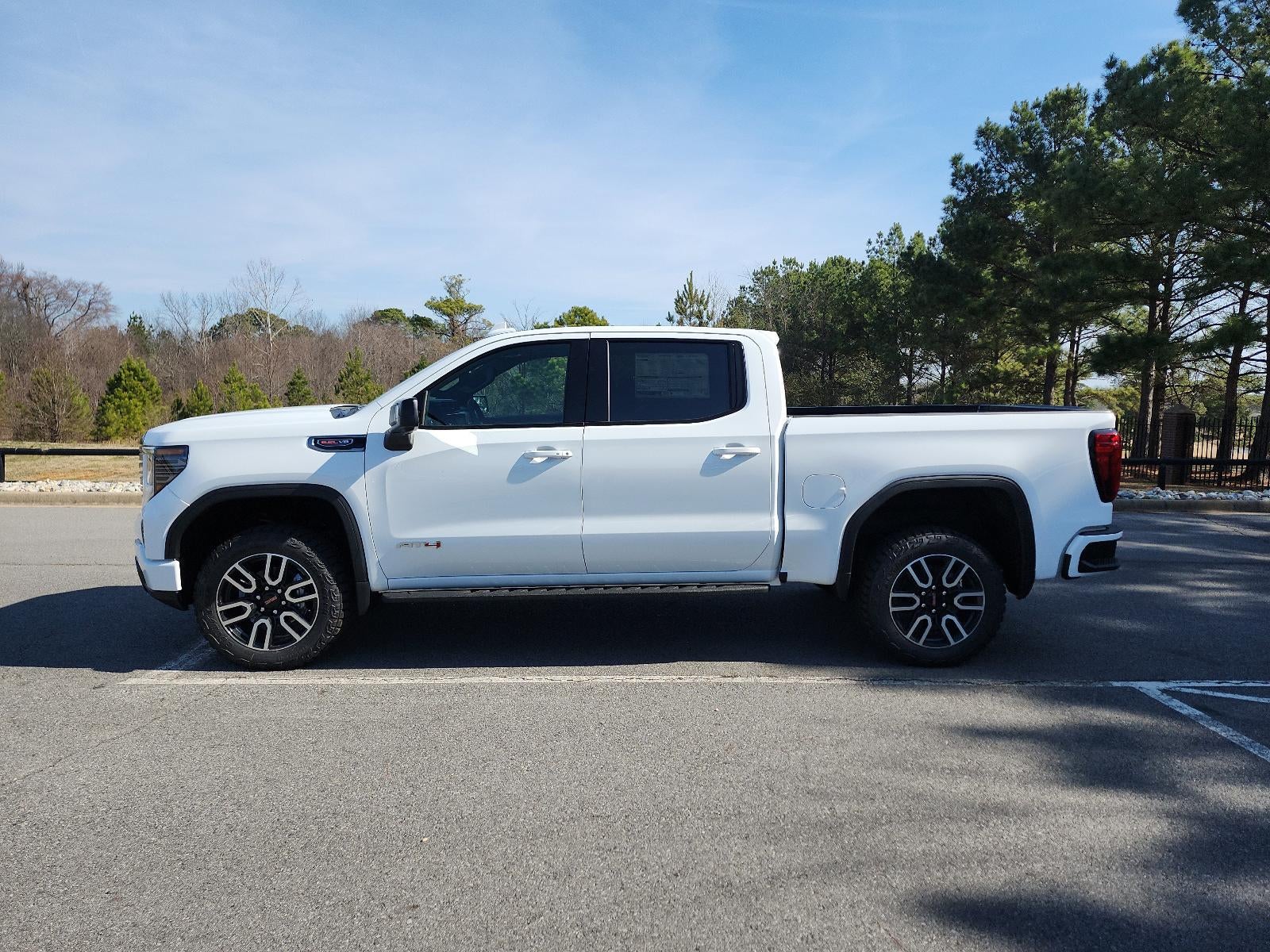 2026 GMC Sierra 1500 Crew Cab Short Box 4-Wheel Drive AT4