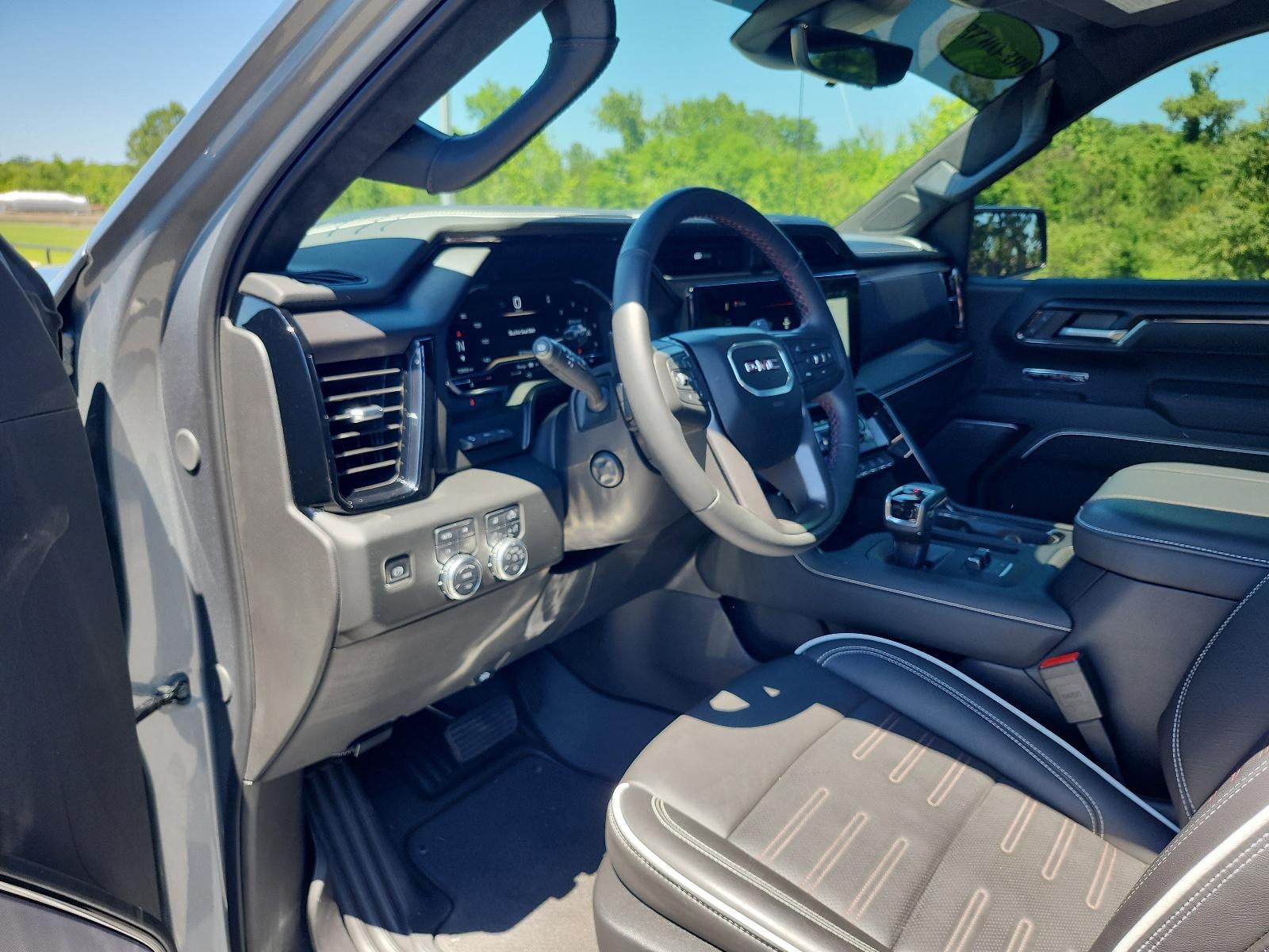2025 GMC Sierra 1500 AT4X