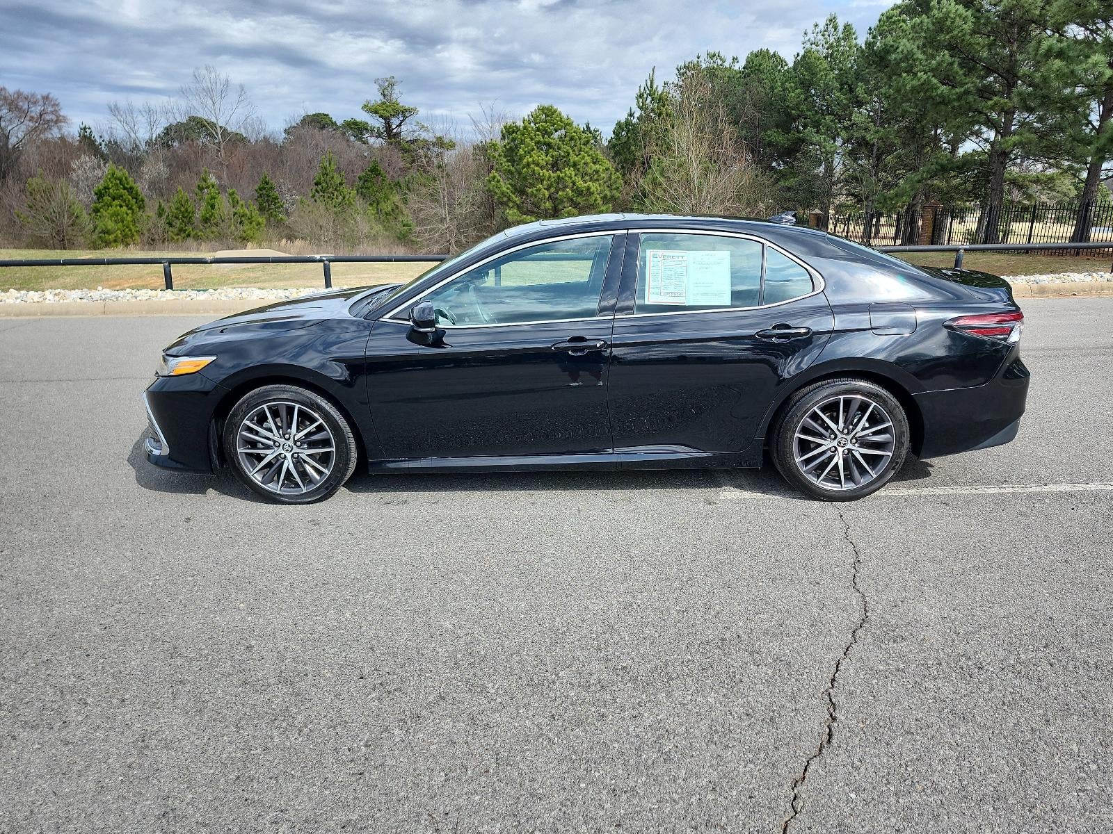 2023 Toyota Camry Hybrid XLE
