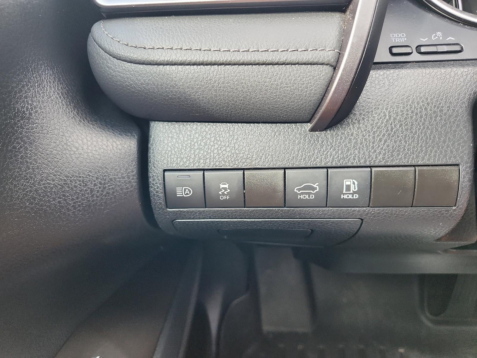 2023 Toyota Camry Hybrid XLE