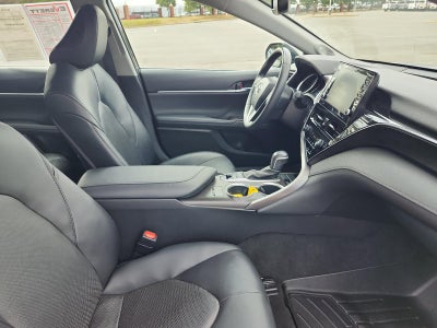 2023 Toyota Camry Hybrid XLE