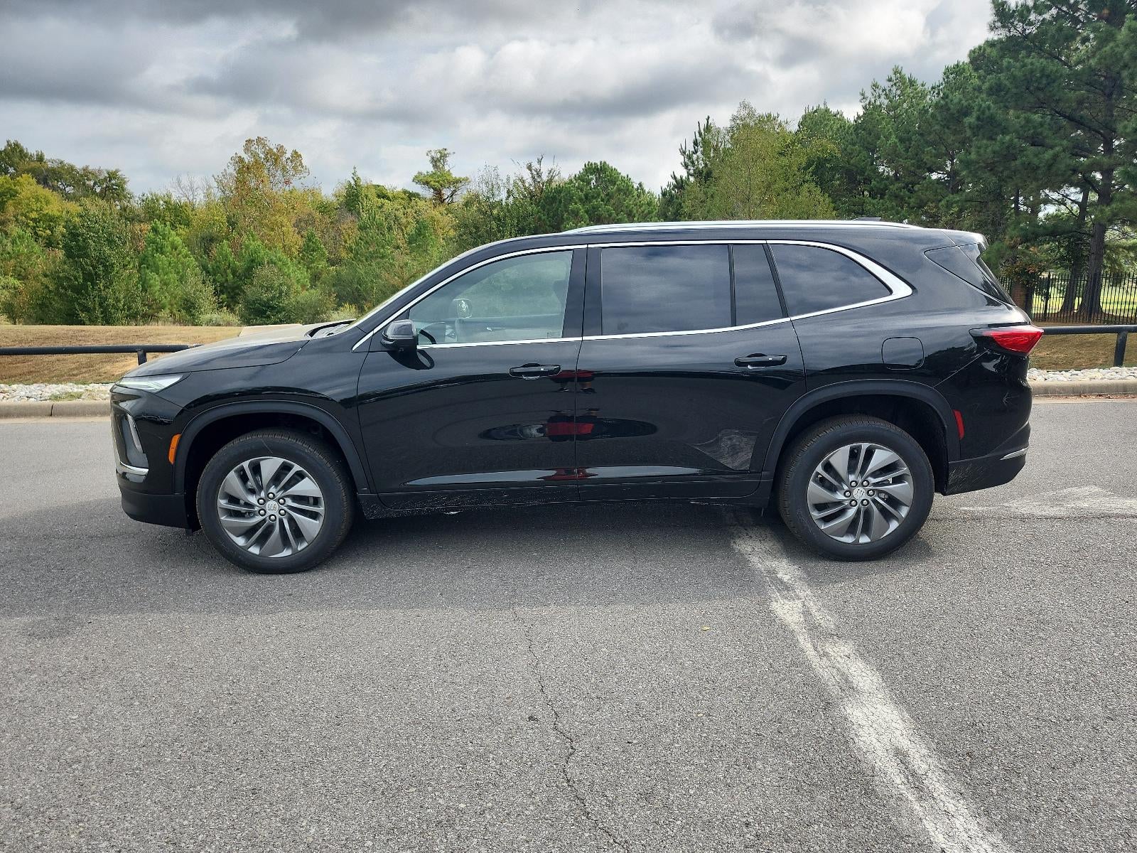 2027 Buick Enclave 4dr Preferred w/1SD