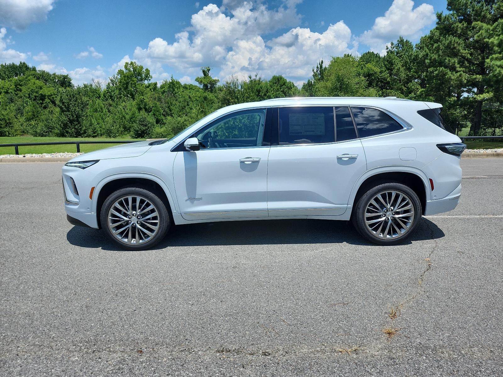 2026 Buick Enclave 4dr Avenir