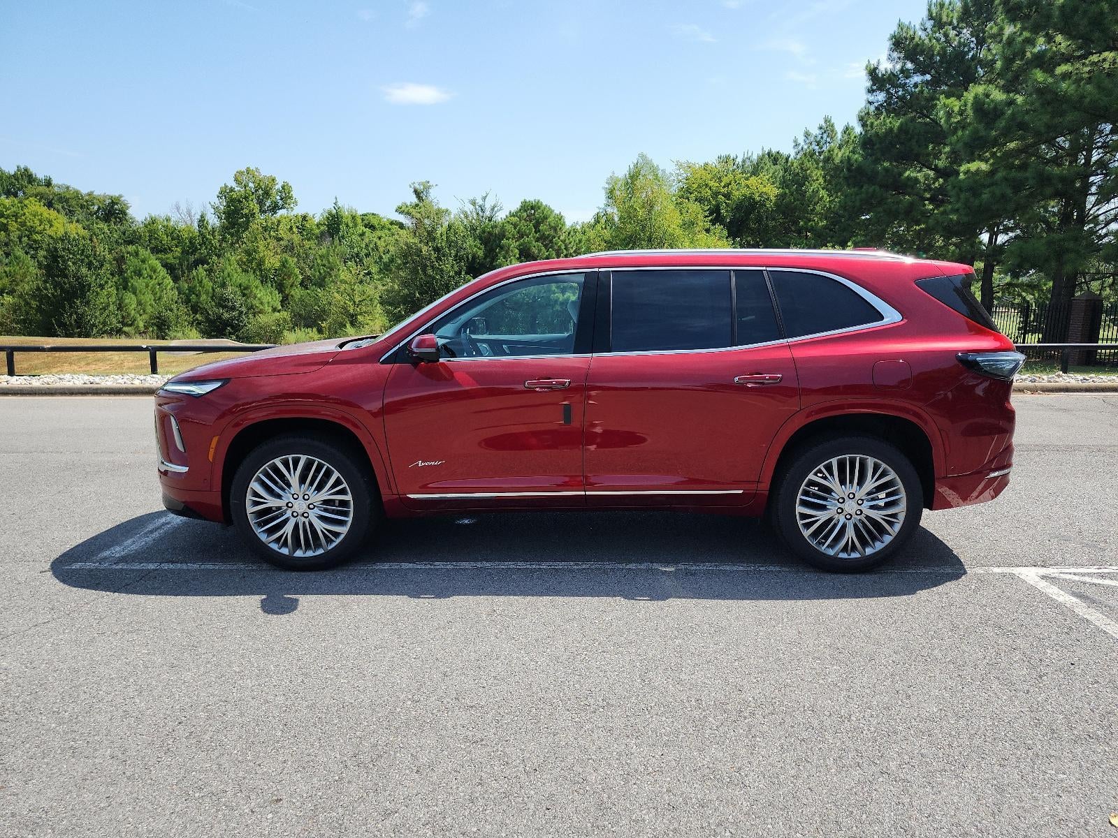 2027 Buick Enclave 4dr Avenir