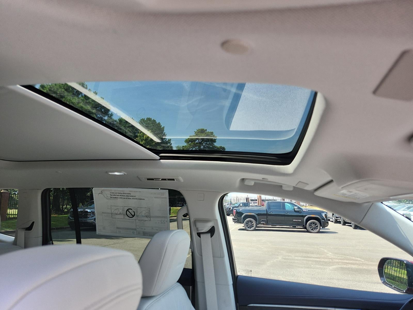 2027 Buick Enclave 4dr Avenir