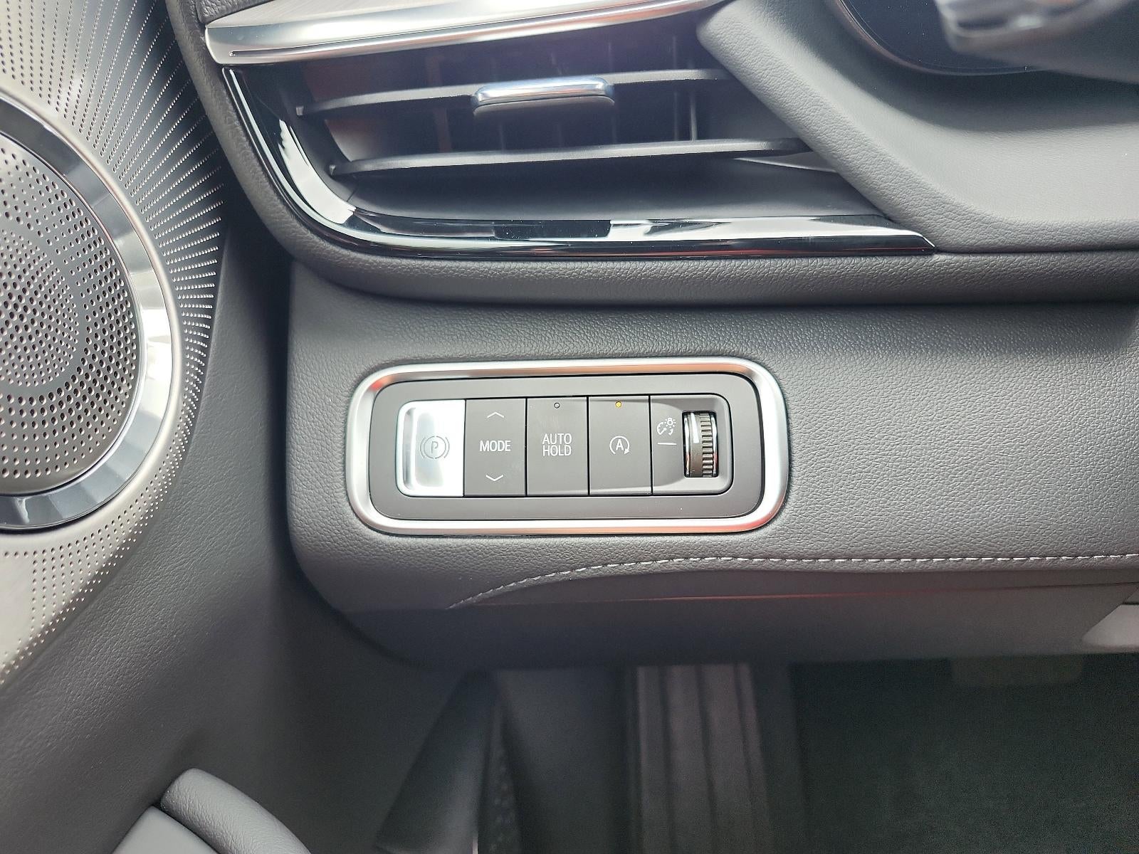 2025 Buick Enclave 4dr Avenir