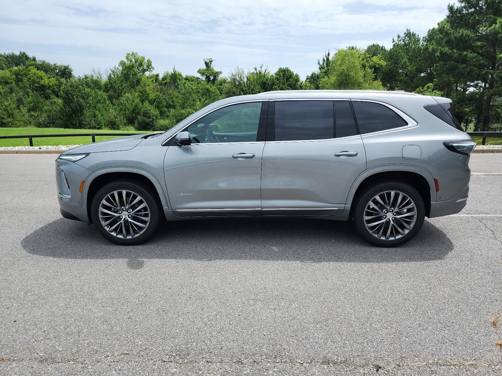 2026 Buick Enclave 4dr Avenir