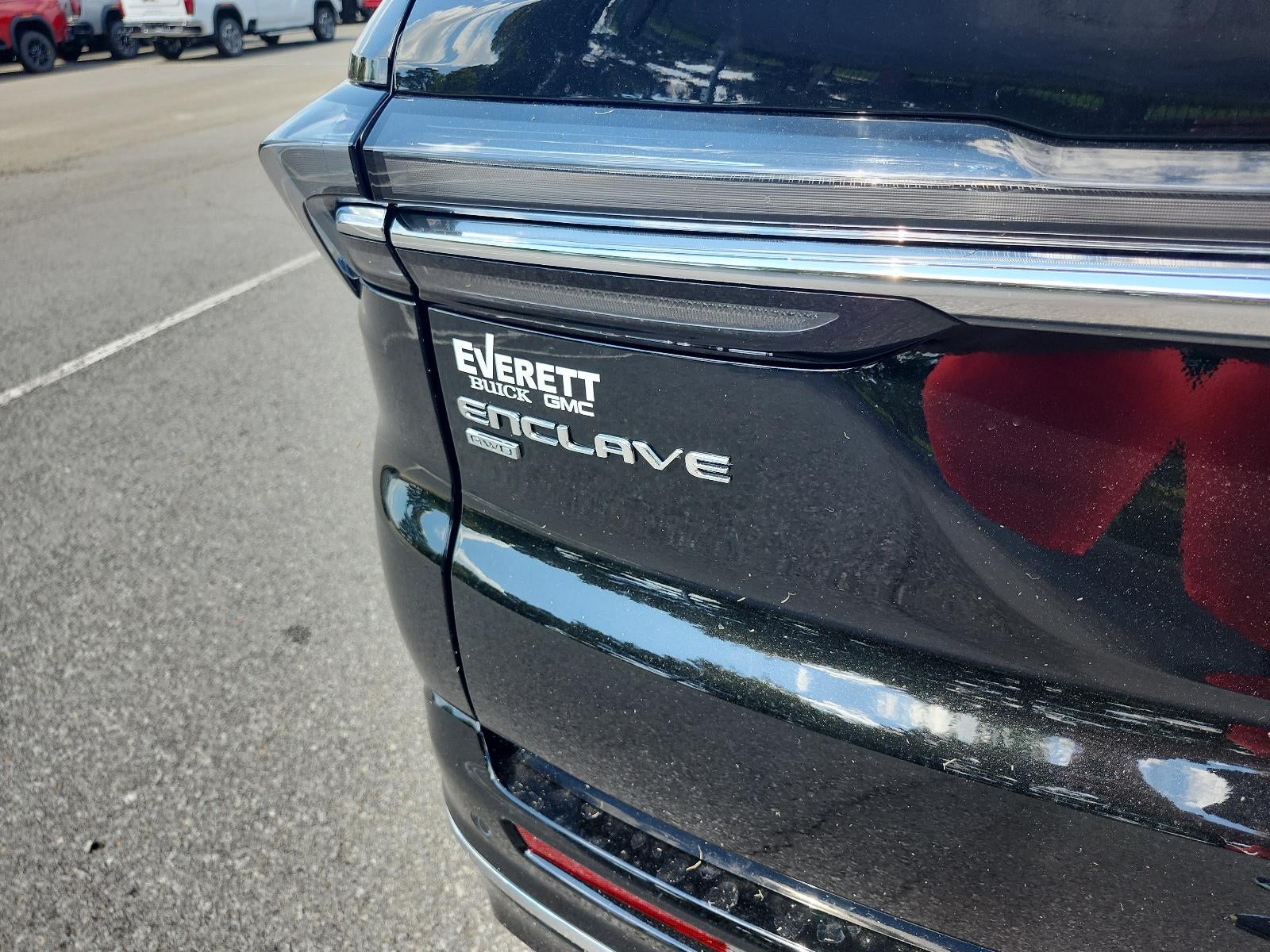 2027 Buick Enclave 4dr Avenir