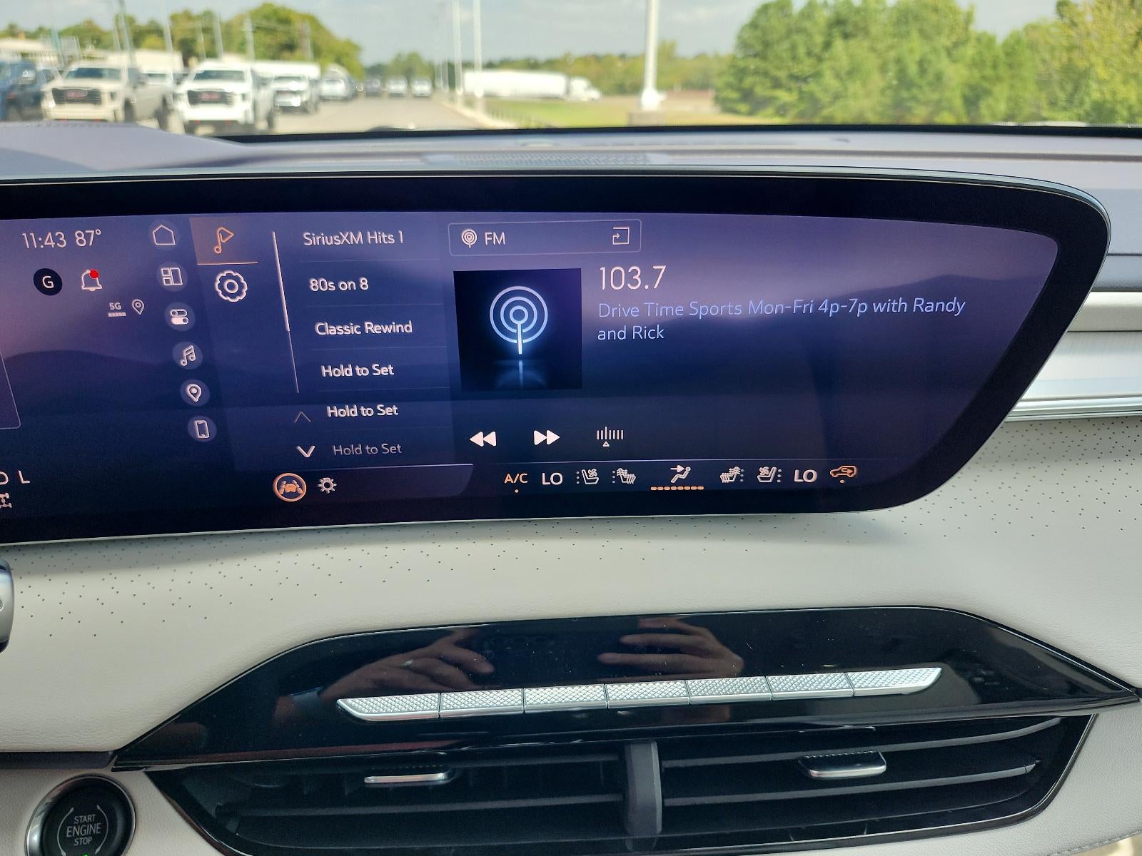2027 Buick Enclave 4dr Avenir