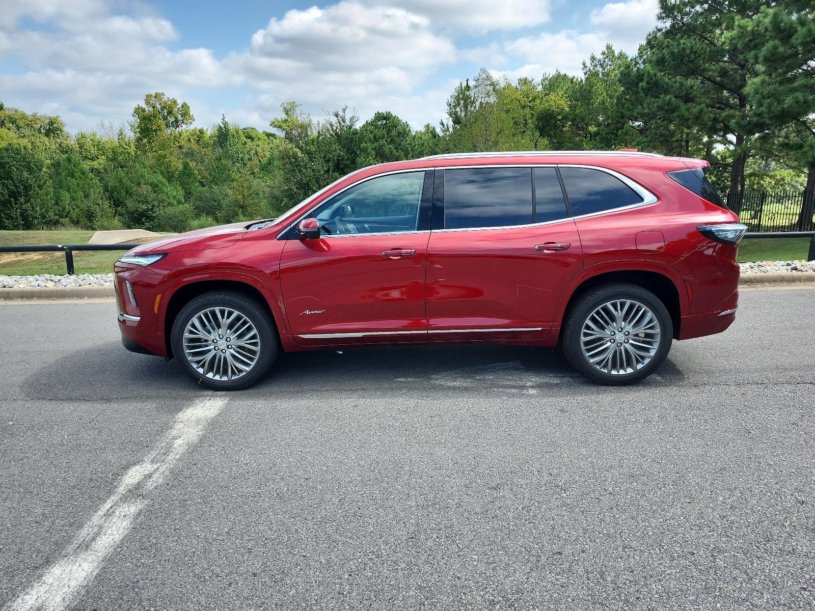 2027 Buick Enclave 4dr Avenir