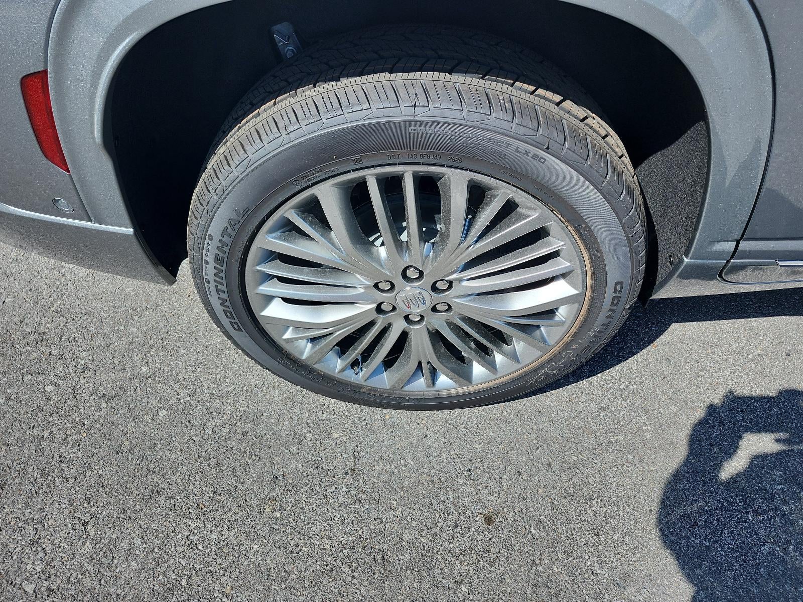 2027 Buick Enclave 4dr Avenir