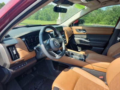 2025 Nissan Pathfinder Platinum
