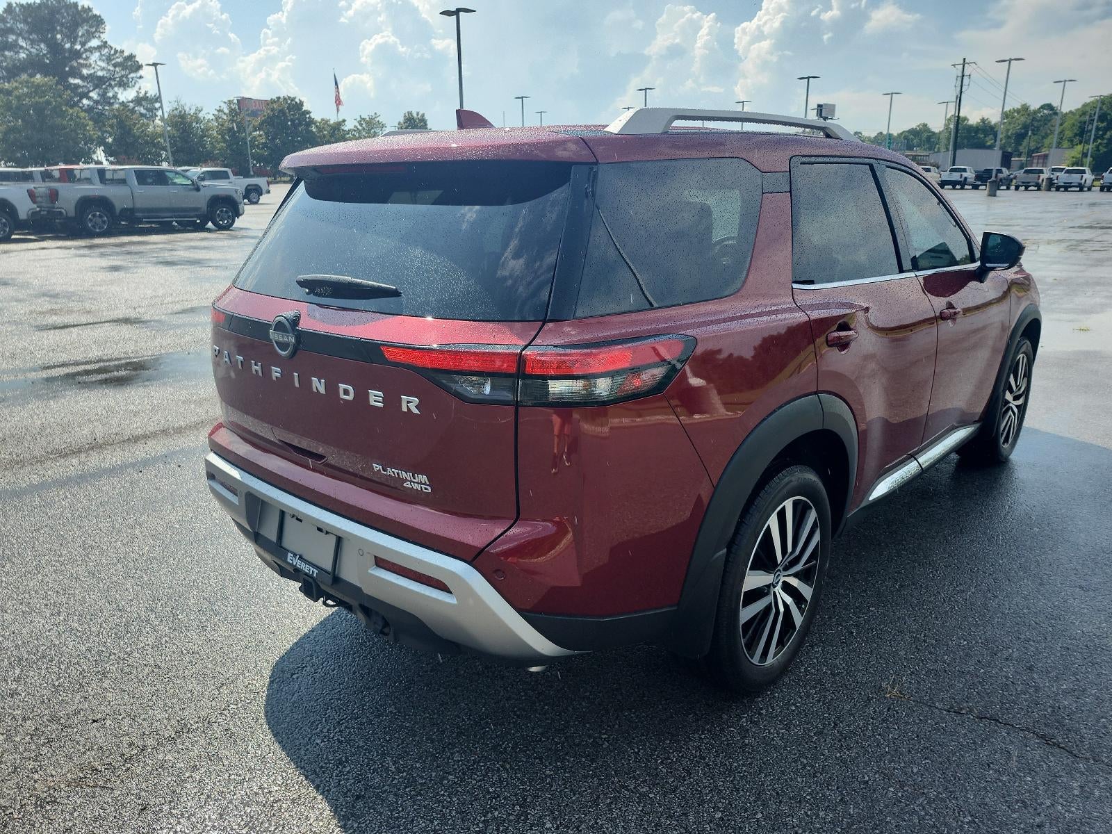 2025 Nissan Pathfinder Platinum