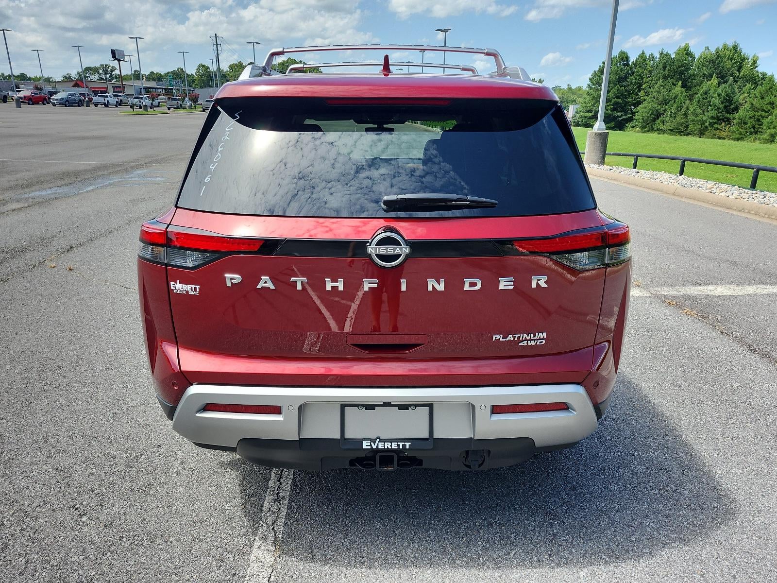 2025 Nissan Pathfinder Platinum