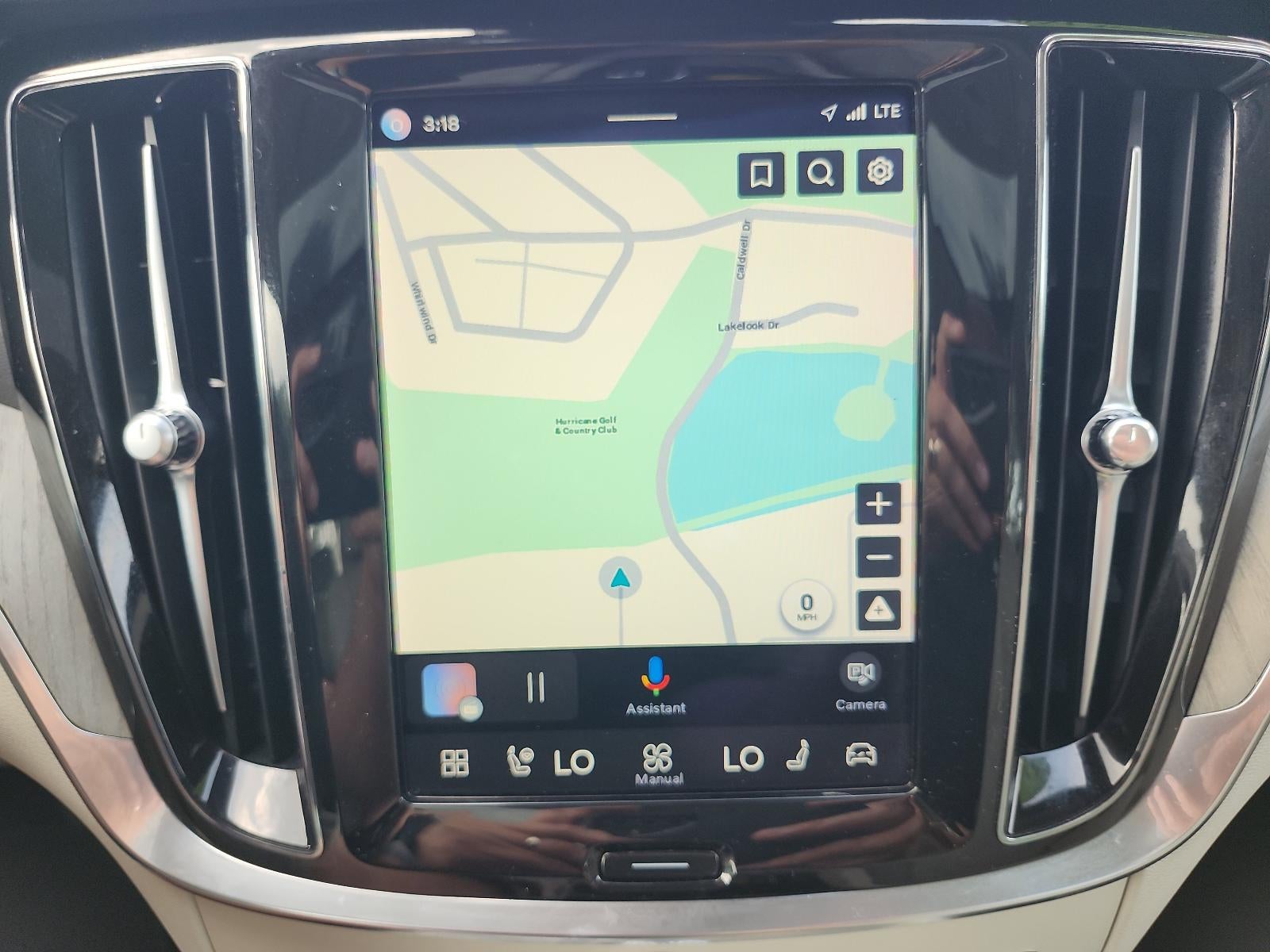 2024 Volvo S60 Plus Dark Theme