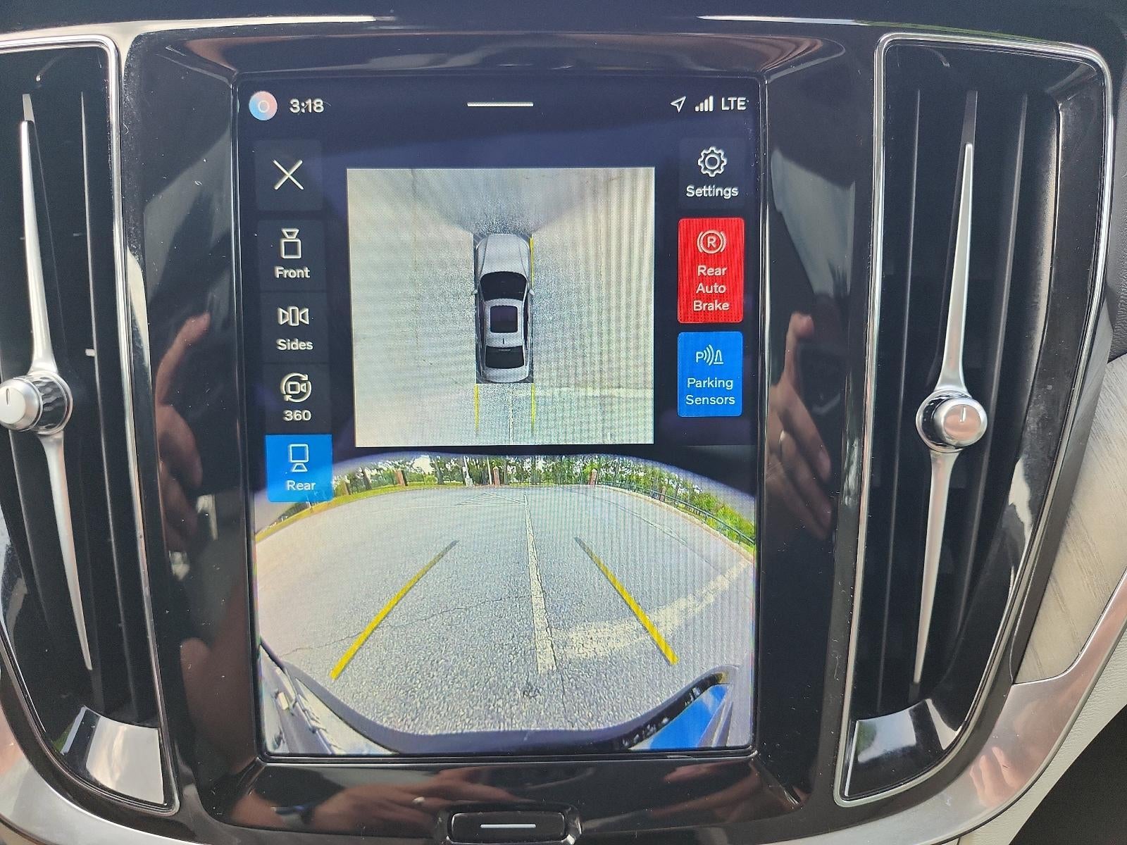 2024 Volvo S60 Plus Dark Theme