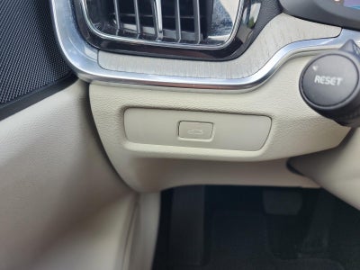 2024 Volvo S60 Plus Dark Theme