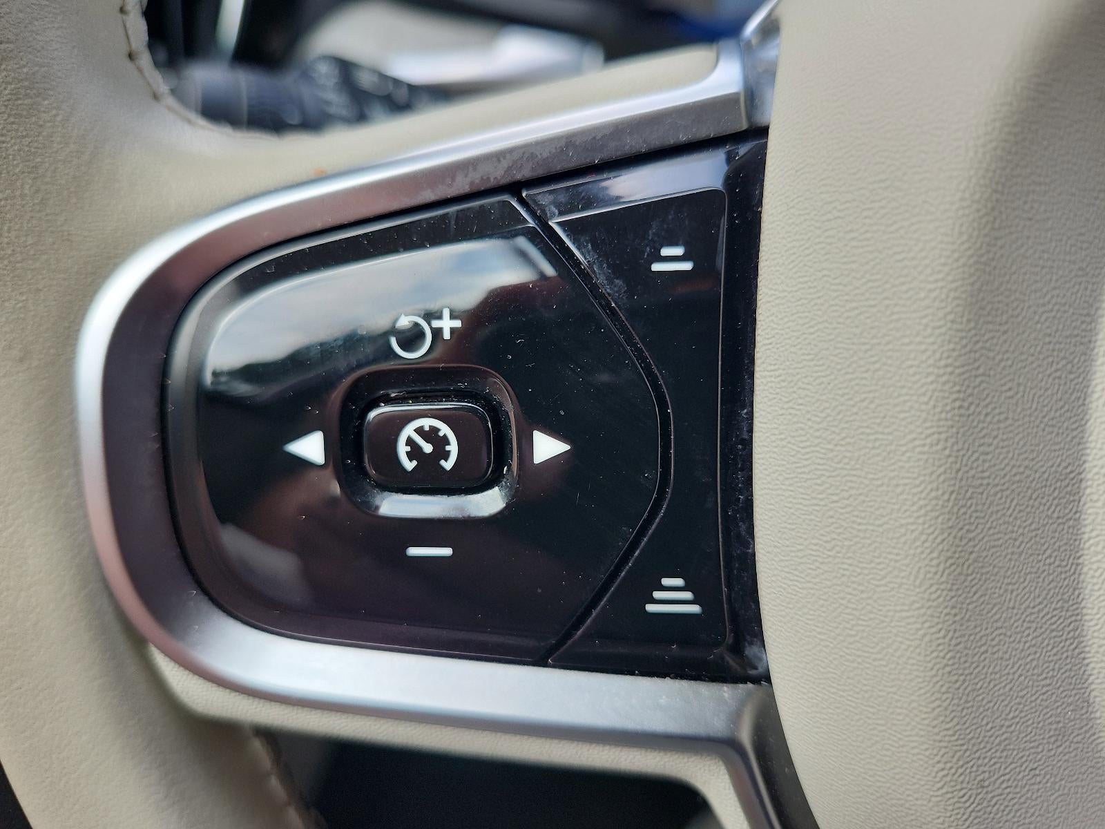 2024 Volvo S60 Plus Dark Theme