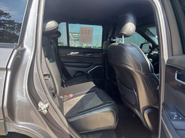 2022 Jeep Grand Cherokee Altitude