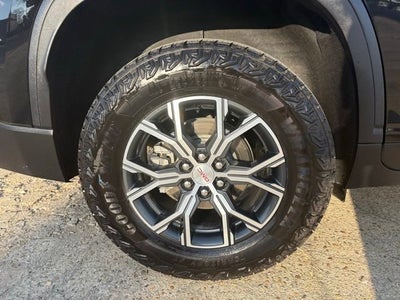 2024 GMC Acadia AT4