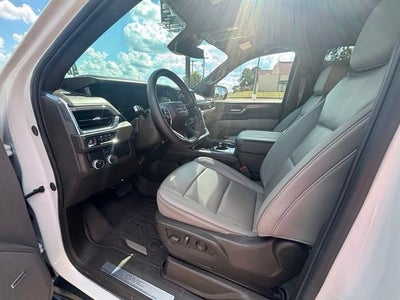 2025 GMC Yukon Elevation