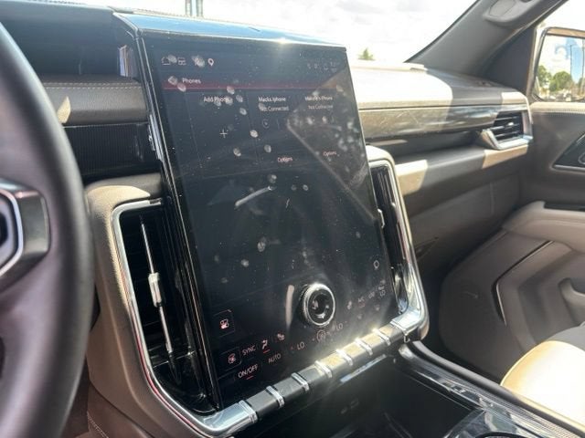 2025 GMC Yukon Elevation