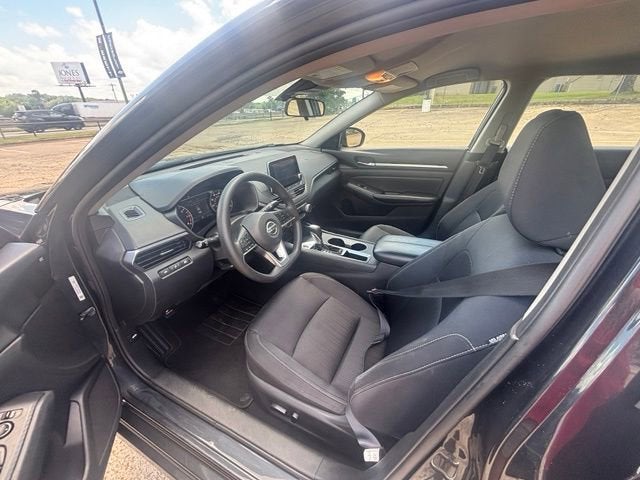 2022 Nissan Altima SV FWD