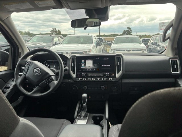 2025 Nissan Frontier Crew Cab SV 4x4