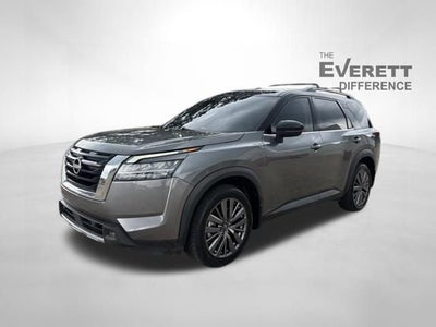 2023 Nissan Pathfinder SL