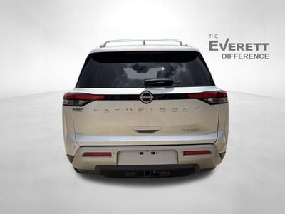 2024 Nissan Pathfinder Platinum