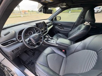 2022 Toyota Highlander XSE