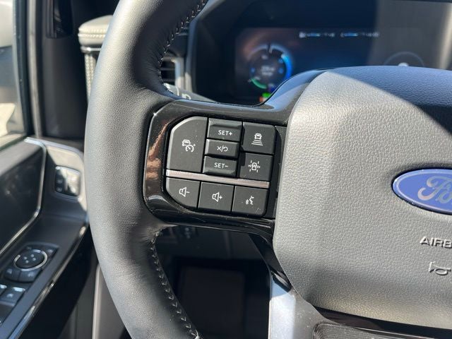 2025 Ford F-150 Lightning Platinum