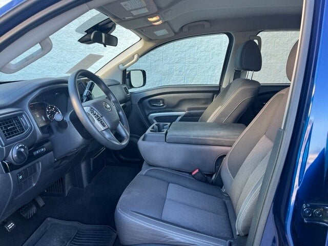 2022 Nissan Titan SV