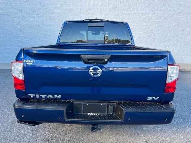 2022 Nissan Titan SV