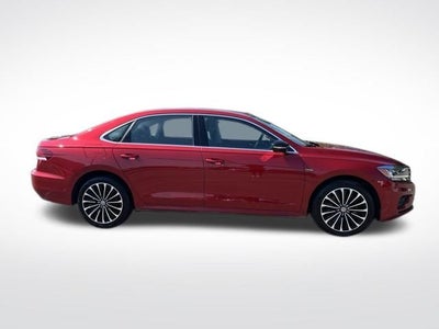 2022 Volkswagen Passat 2.0T Limited Edition