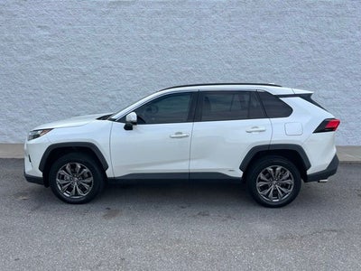 2022 Toyota RAV4 Hybrid XLE