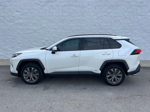 2022 Toyota RAV4 Hybrid XLE
