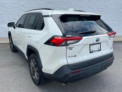 2022 Toyota RAV4 Hybrid XLE