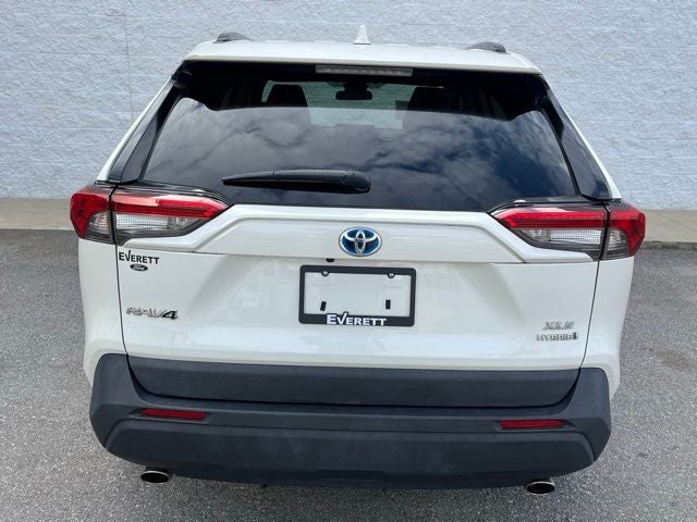 2022 Toyota RAV4 Hybrid XLE