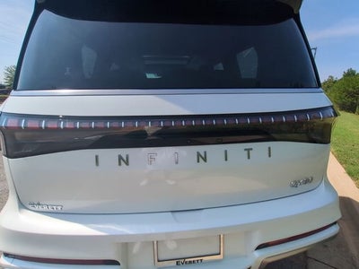 2026 INFINITI QX80 LUXE
