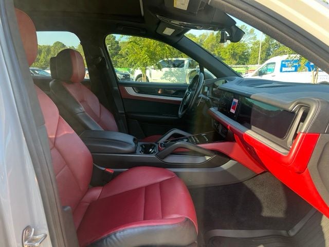 2024 Porsche Cayenne Base