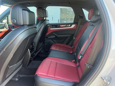 2024 Porsche Cayenne Base