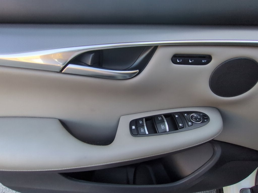2023 INFINITI QX50 LUXE FWD